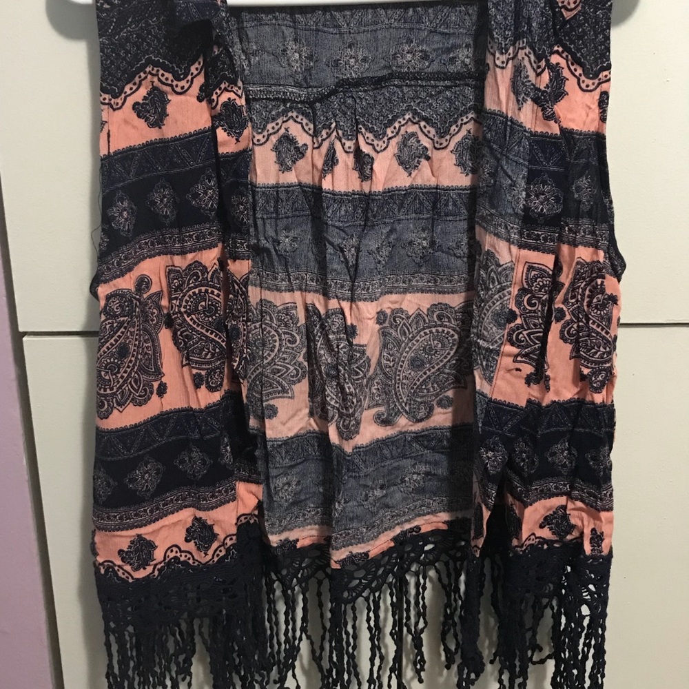 Vest - Picture 2 of 3